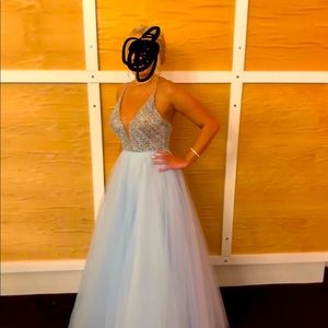 Prom dress worn once. Smoke free home